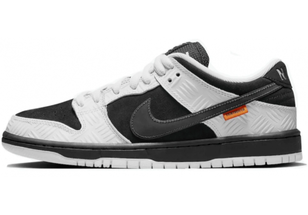 Nike Sb Dunk Low Tightbooth