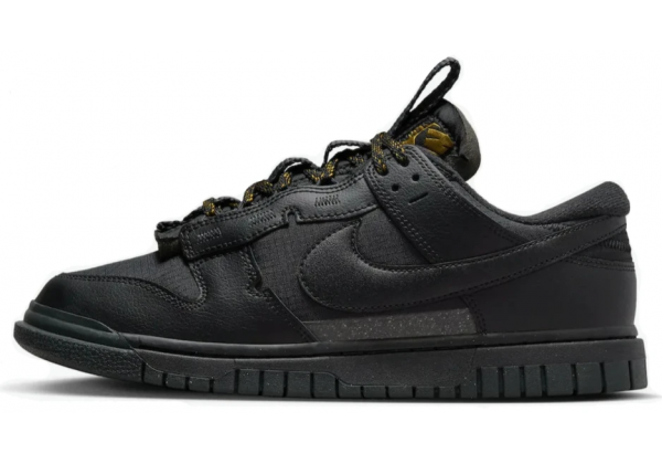 Nike SB Dunk Low Remastered Black