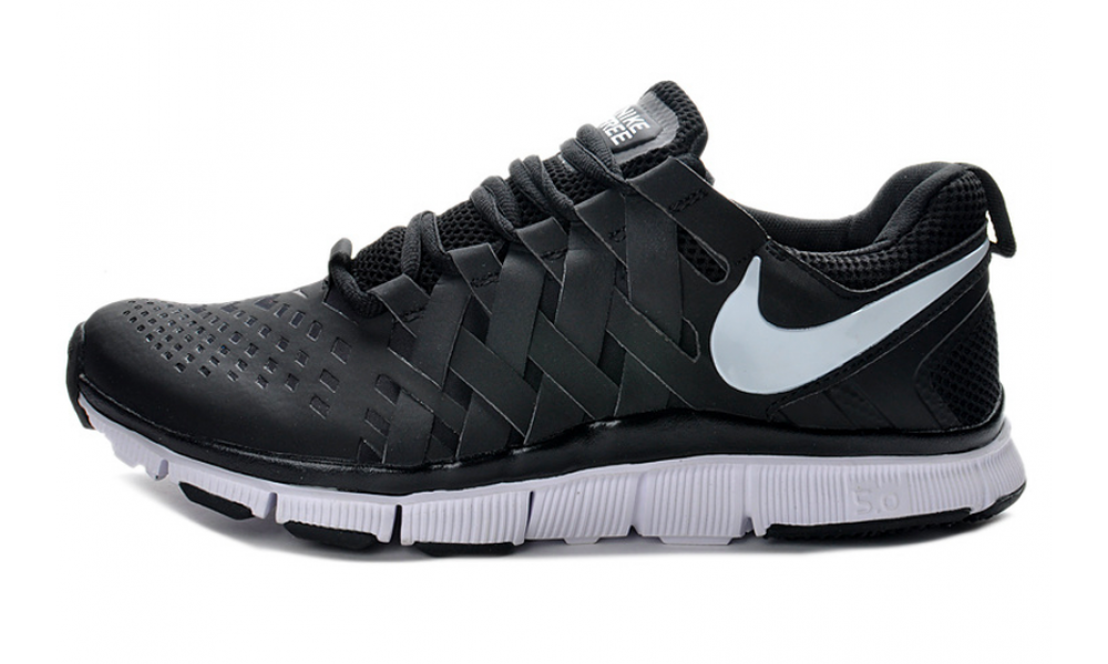 4.5 отзывы. Кроссовки Nike free 5.0 чёрные кожаные. Кроссовки Nike free Trainer v7. Кроссовки Nike Mens free Train. Black White Nike Shoes.