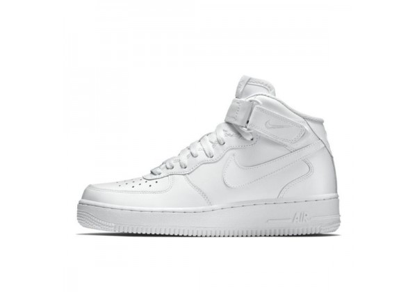 Зимние кроссовки Nike Air Force 1 Mid All White белые