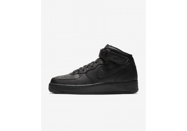 Зимние кроссовки Nike Air Force 1 Mid All Black черные
