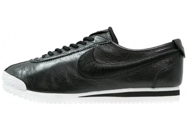  Кроссовки Nike Cortez с белой подошвой черные