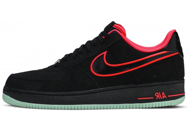 Кроссовки Nike Air Force замшевые черно-красные