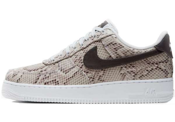 Кроссовки женские Nike Air Force 1 React коричневые