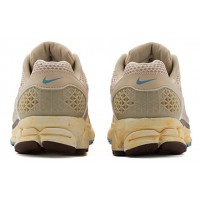 Nike Zoom Vomero 5 Beige