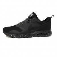 Кроссовки Nike Air Max Tavas с точками черные